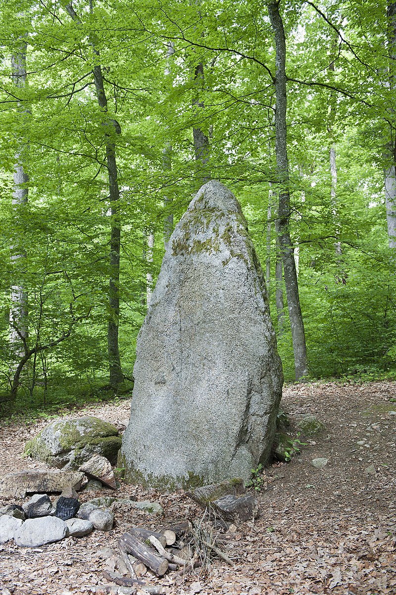La ballade des Menhirs du Devens Assemblées Villageoises de La Grande